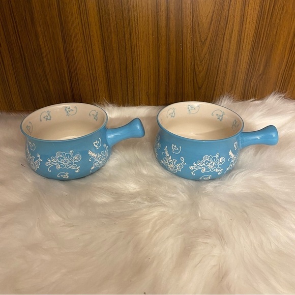 Omvovso blue and white porcelain handled soup bowls and plates - Picture 9 of 15